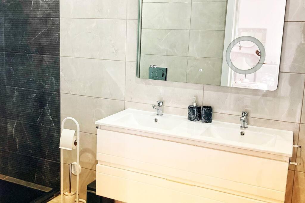Vivenda Espacosa E Luminosa Villa Quelfes Kültér fotó
