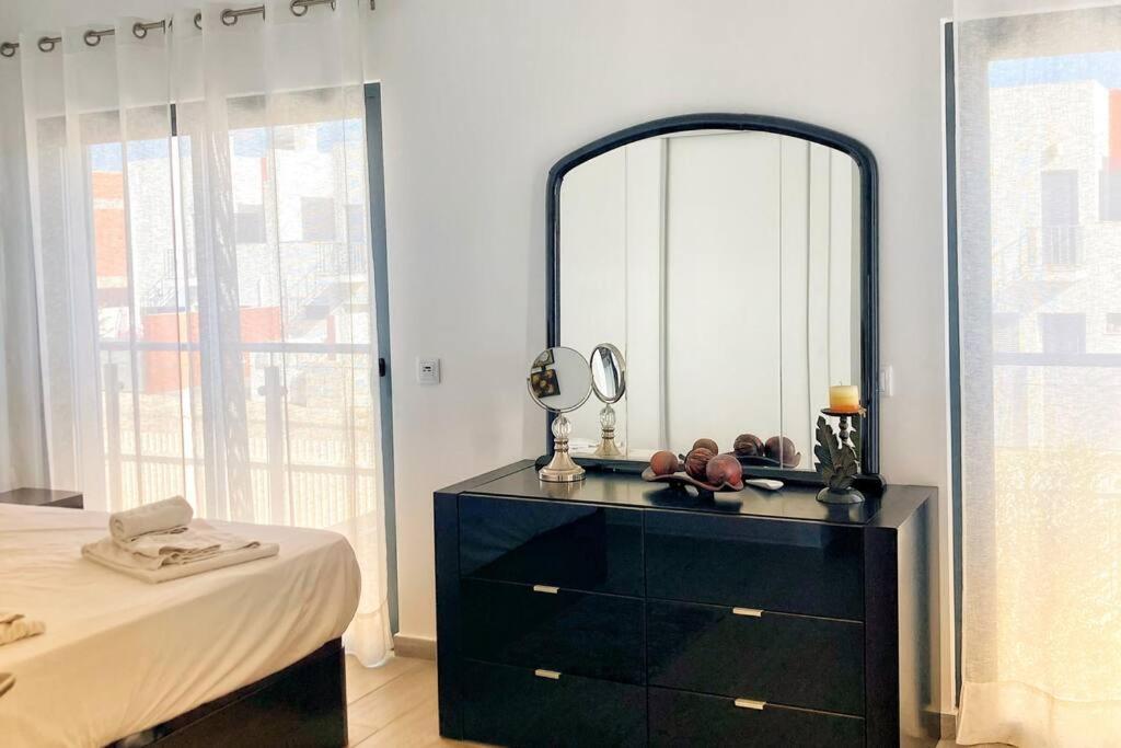 Vivenda Espacosa E Luminosa Villa Quelfes Kültér fotó